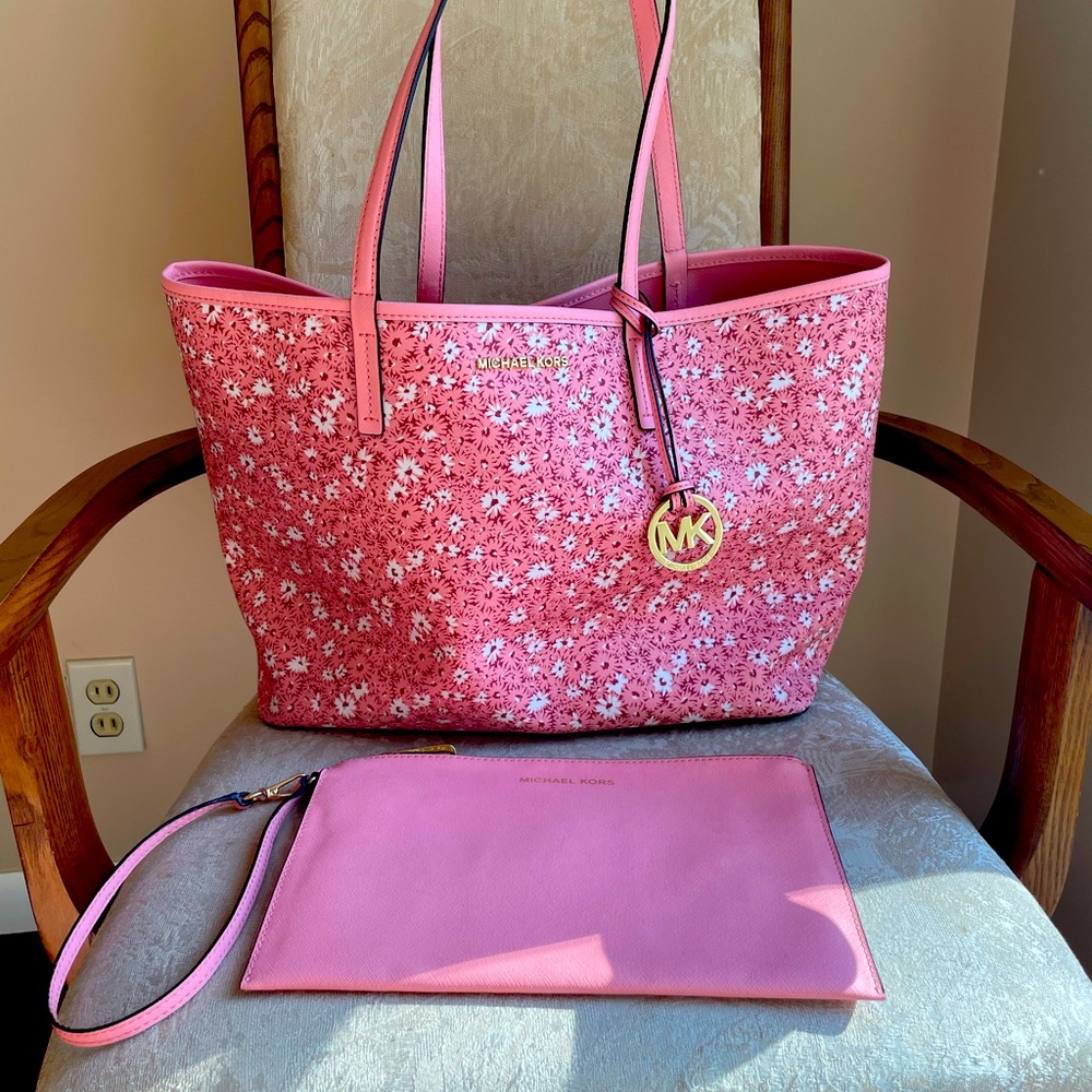 NWOT Michael Kors Large Reversible Tote with Wristlet Pink Floral Canvas